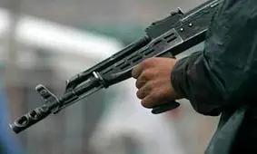 شلیک های وحشت آور مرد شیک پوش در شهر/ ویدئو