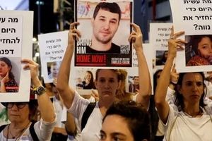 پیام خانواده‌های اسرای صهیونیست به نتانیاهو: تاریخ شما را نخواهد بخشید

