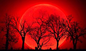 ماه خونین امشب در آسمان ایران؛ داستان‌هایی که ماه گرفتگی در تاریخ نوشت
