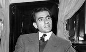 سفر در زمان؛ «محمدرضا پهلوی، فوزیه و شهناز» در محوطه سعدآباد؛ اوایل دهه 20/ عکس

