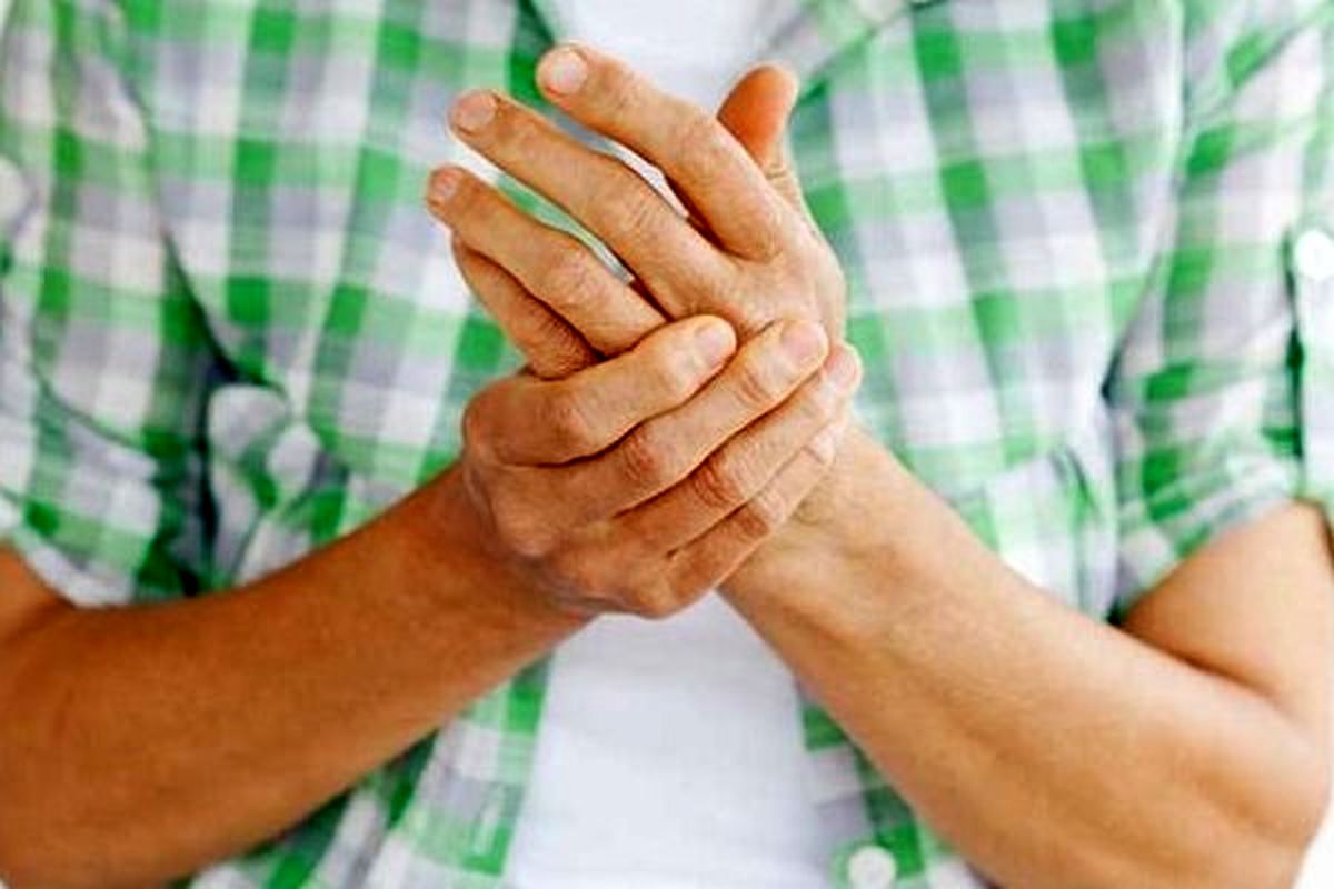 با ابتلا به این بیماری سیستم ایمنی بدن به مفاصل حمله میکند