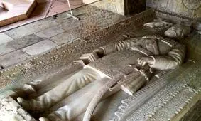 ناصرالدین شاه قاجار ملقب به سلطان صاحبقران کجا دفن شده است؟