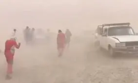 طوفان گردوخاک ادارات سیستان را به تعطیلی کشاند/ ویدئو