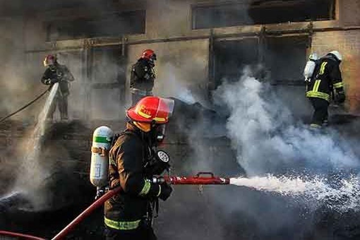 یک کشته و ۲۱ مصدوم حاصل آتش سوزی مجتمع مسکونی