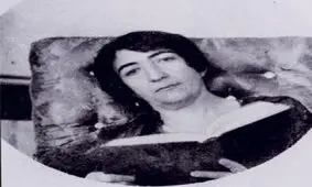 شاعر و نویسنده کتاب آشپزی و خانه‌ داری عهد قاجار