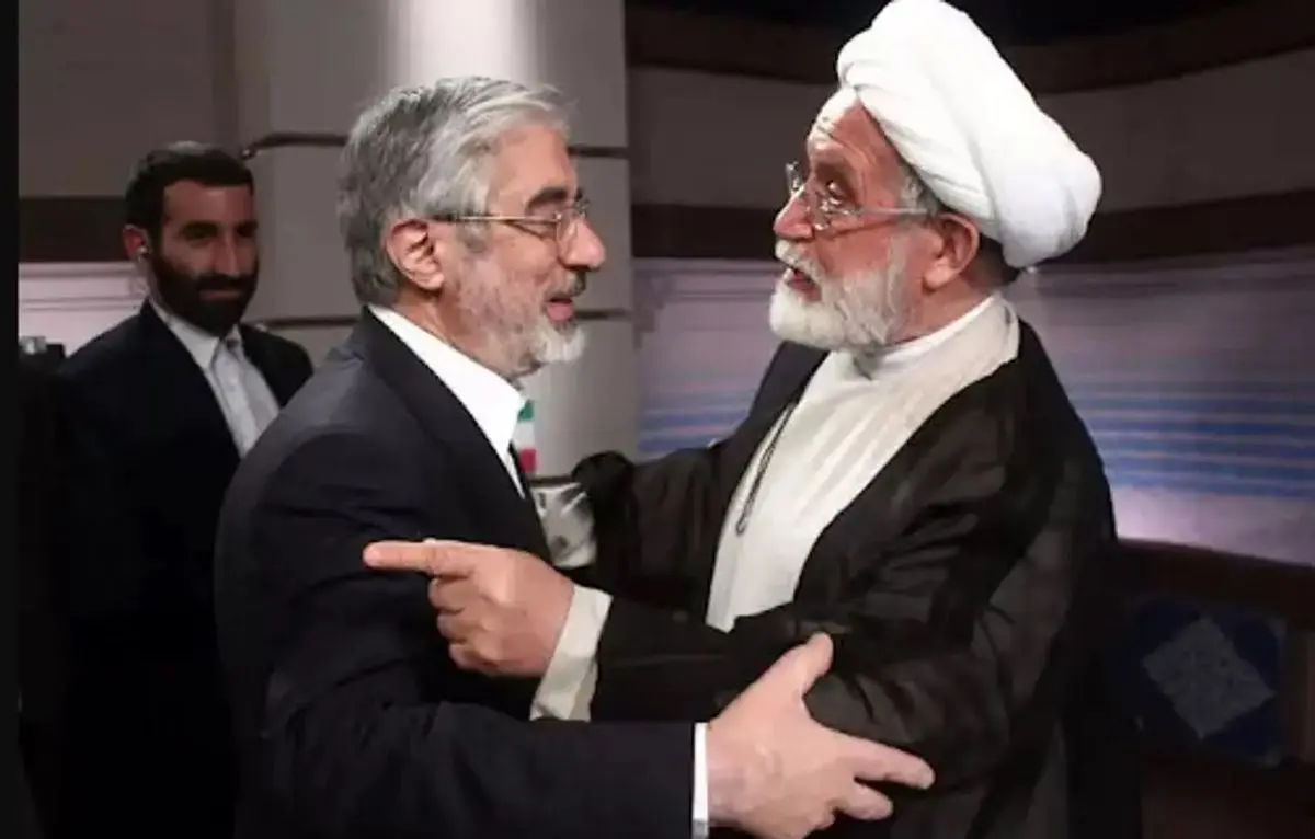 تماس تلفنی مهدی کروبی با میرحسین موسوی در بیمارستان
