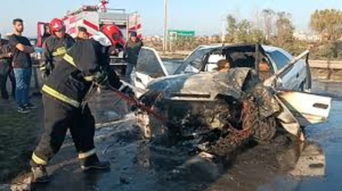 حادثه رانندگی در کمربندی آستارا؛ زانتیا در آتش سوخت / ویدئو