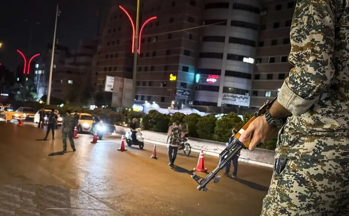 یک ایست بازرسی در منطقه قراملک تبریز مورد هدف قرار گرفت/ ۱۳ نفر از نیروهای بسیجی به شهادت رسیده و ۱۸ نفر نیز مجروح شدند