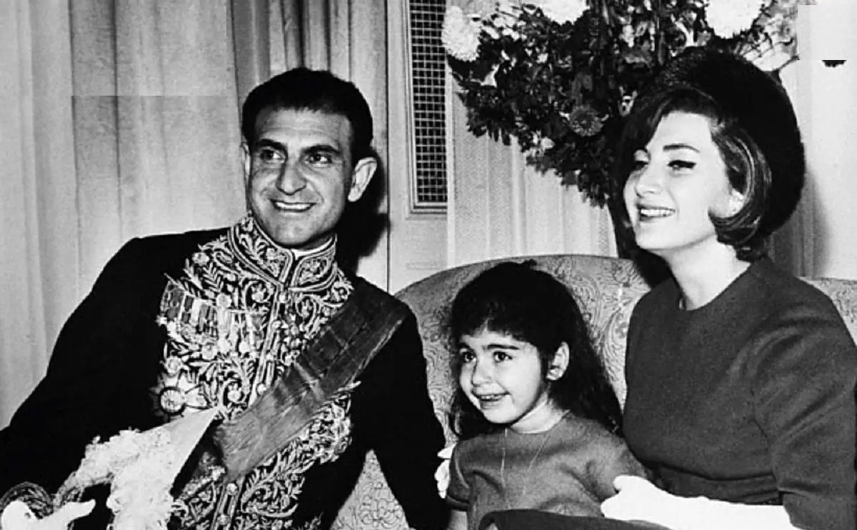 سفر در زمان؛ «اردشیر زاهدی و شهناز پهلوی» در لباس عروس و دامادی؛ سال 1336/ عکس
