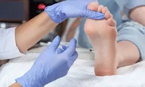 ۱۴ راهکار خانگی برای رفع بوی بد پا