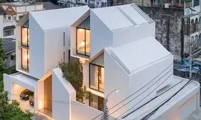 این خانه در تایلند یک راز دارد: دو خانه در یک پوسته/ تصاویر