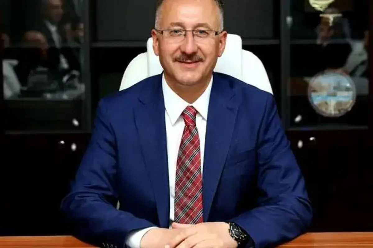 رابطه عشقی ممنوعه برای آقای شهردار!