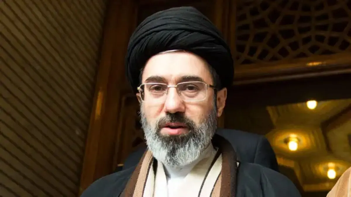 روایت آیت‌الله سیدمجتبی خامنه‌ای از هم‌سفر شدن بصورت ناشناس با مردم در تاکسی‌های تهران