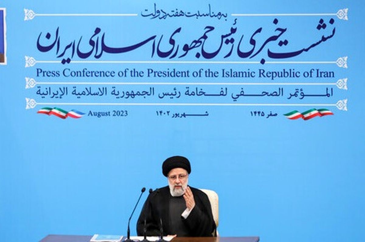 رئیسی: آمدهایم که مشکل جامعه را گردن بگیریم و حل کنیم/ اتفاقات اخیر در دانشگاهها را پیگیری میکنیم/ آب، برق و گاز رایگان برای خانوادههای کم درآمد در برنامه دولت/ اگر زمان مذاکرات قبلی بودیم متن برجام را طور دیگری تنظیم می کردیم