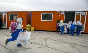 اتفاقی دردناک در مدارس کرمانشاه، با وجود گذشت ۶ سال از زلزله سرپل ذهاب، هنوز دانش‌آموزان در کانکس درس می‌خوانند