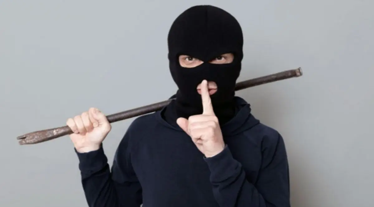 جرم سرقت چیست؟ + حکم و مجازات سرقت حدی، تعزیری و...