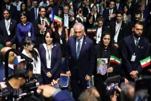 اپوزیسیون سلطنت طلب در ادامه چرخه ناکامی؛ تحلیل ۴۰ سال کنش‌های رضا پهلوی
