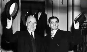 سفر در زمان؛ «محمدرضا پهلوی» و «شهردار تهران» در کنار برج شهیاد؛ سال 50 