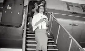 سفر در زمان؛ «اشرف پهلوی» در کنار «قدبلندترین مرد ایران»؛ سال 1330 