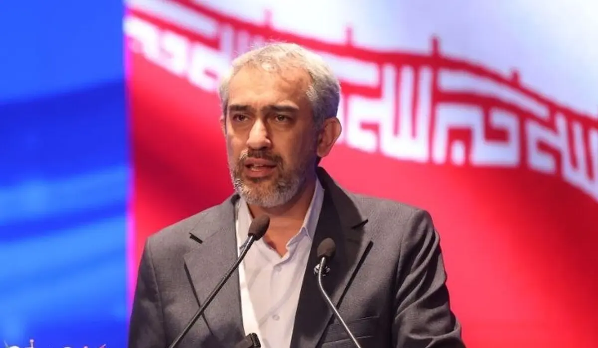 وزیر اقتصاد در واکنش به اعلام تحریم های جدید آمریکا: نمی توانند شریان های مالی را قطع کنند/ هر فردی که یک سنت مالیات به دولت تروریستی آمریکا می‌دهد در خون مردم ایران شریک است/ ظلم بزرگی به ملت ایران شد که توافق‌نامه با آمریکا به‌ درستی تبیین و باز نشد