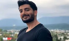 فرزاد فرزین به یک زن در کنسرتش تذکر حجاب داد؛ اینجا آمریکا نیست/ ویدئو
