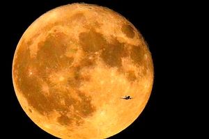دو ابرماه همراه با یک ماه آبی در ماه آینده؛ دوستداران آسمان به تماشای یک رویداد نجومی نادر بنشینند