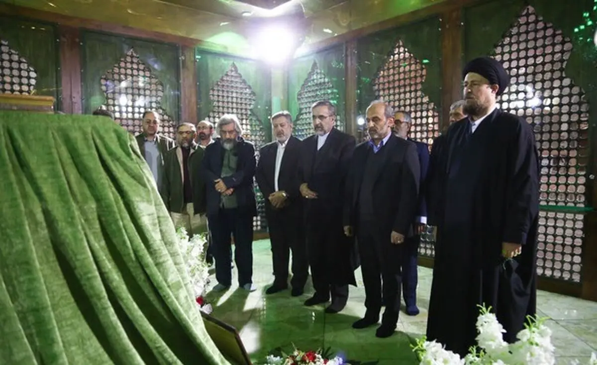 «پرگویی»، «تک گویی» و «بدگویی» آفات رسانه در روزگار ماست/ امام به درستی قدرت رسانه را شناخت و از آن به بهترین نحو استفاده کرد/ رییس صداوسیما: نگه داشتن مردم در صحنه انقلاب و اداره کشور از بدیهیات آموزه‌های امام است