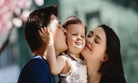 ۱۲ حقیقتی که قبل از بزرگ شدن باید به دختران مان بگوییم