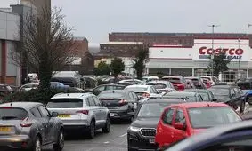 هجوم انگلیسی‌ها به پمپ بنزین | جنگ به شهرهای اروپا رسید