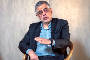 کنایه کرباسچی به پزشکیان: با مردم هم دست داده بودید