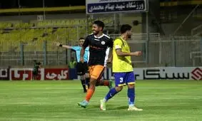 گل زدن در هنگام خاموشی ورزشگاه در دیدار نفت مسجدسلیمان - مس/ ویدئو

