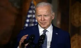 هر سخنرانی بایدن چقدر آب می‌خورد؟