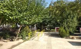 وقتی بازسازی سرویس بهداشتی یک بوستان دستاورد می‌شود/ چند پرسش از آقای شهردار درباره بیلبورد عجیب در تهران