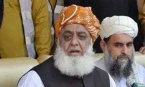 دعوت عمران خان از فضل الرحمان برای اتحاد سیاسی