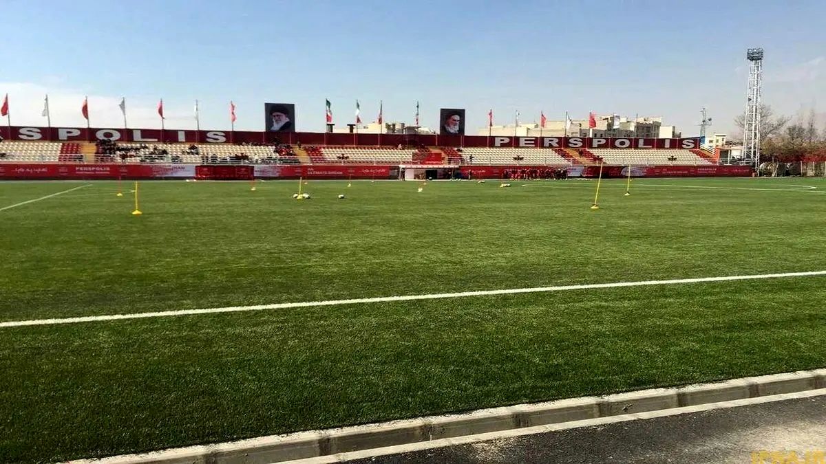 اتهام کلاهبرداری به سرمربی معروف/ مشاجره و درگیری با طلبکاران در حضور پلیس؛ پول ما را پس بده!
