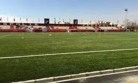 اتهام کلاهبرداری به سرمربی معروف/ مشاجره و درگیری با طلبکاران در حضور پلیس؛ پول ما را پس بده!