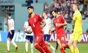 من سیاسی نیستم/ از فوتبال لذت می‌برم
