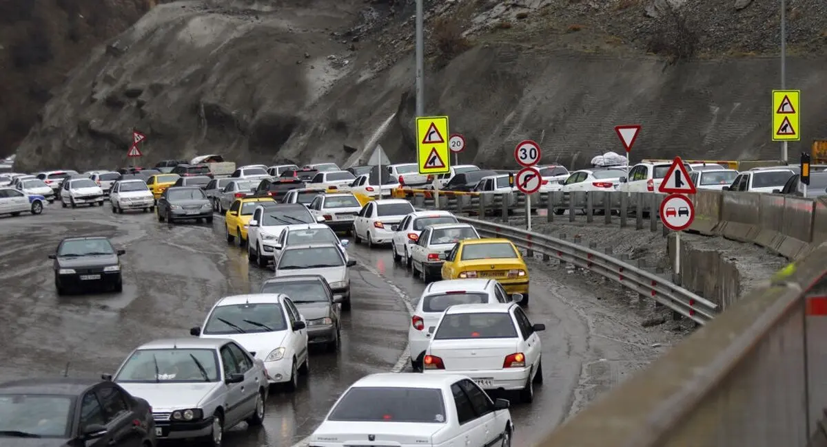 ترافیک در محورهای هراز و کندوان در هر ۲ طرف شمال به جنوب و بلعکس سنگین است