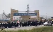 تشکیل زنجیره انسانی مقابل نیروگاه سیکل ترکیبی کازرون/ ویدئو
