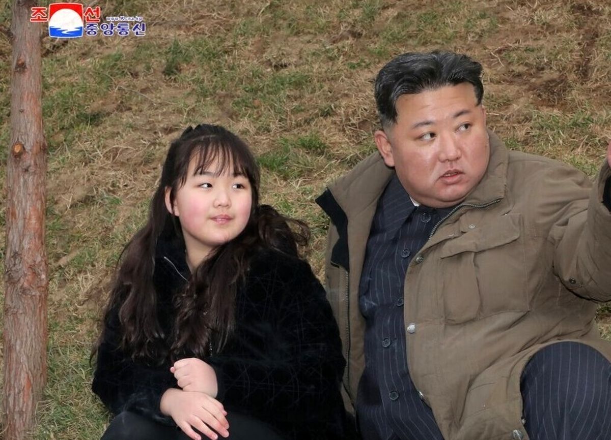 آزمایش موشک بالستیک کره شمالی با حضور کیم و دخترش