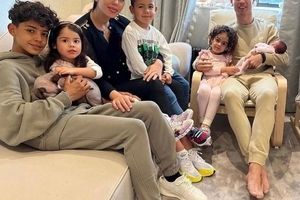 تفریح جالب کریستیانو رونالدو با فرزندانش در خانه/ ویدئو

