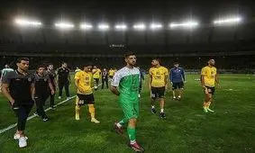 دردسرهای فوتبال برای اصول‌گرایی ایرانی؛ قاتق نان یا قاتل جان؟!
