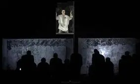 لغو شدن اجرای تئاتری در تالار مولوی به دلیل پوشش یک تماشاگر