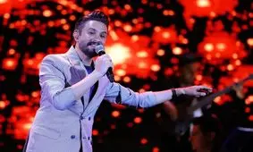 جنجال وسط کنسرت؛ لحظه جشن قهرمانی یک جیمی‌جامپ پرسپولیسی در کنسرت راغب/ ویدئو