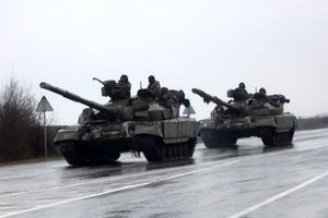 نزدیک شدن تانک‌ های روسیه به کیف پایتخت اوکراین/ ویدئو