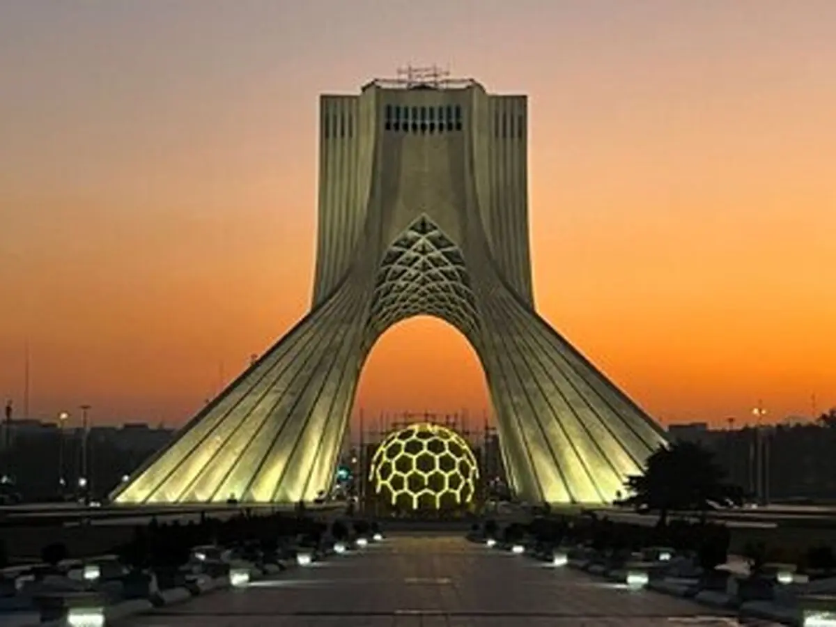 روزنامه شهرداری : میدان آزادی جای مناسبی برای برگزاری کنسرت همایون شجریان نیست