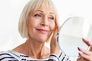 ۵ ترفند ساده برای یکدست شدن آرایش صورت و درخشندگی پوست