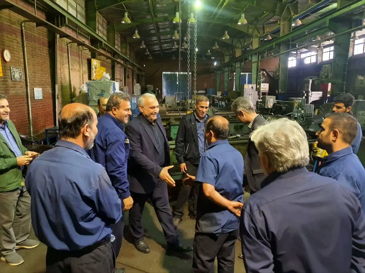 بازدید مکرر مدیرعامل شرکت لوله‌سازی اهواز از خطوط تولید به منظور ایجاد انگیزه بینِ کارکنان

