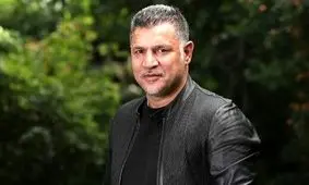 تشویق ویژه علی دایی در نمایش «سی‌صد»/ ویدئو

