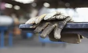 ۱۱ اردیبهشت روز کارگر، تعطیل رسمی است